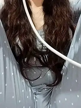 Snapshot of BUSE8821 chatting on 12-04-25, 05:32 BUSE8821 online show from 12-04-25, 05:32