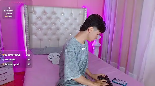 Snapshot of callum_77 chatting on 03-12-25, 09:44 callum 77 online show from 03-12-25, 09:44