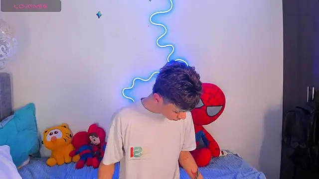 Snapshot of callum_77 chatting on 11-11-25, 04:34 callum 77 online show from 11-11-25, 04:34