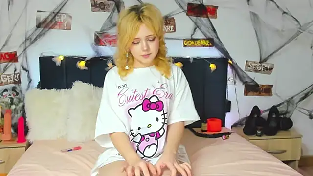 EmilyAngells online show from 10-28-25, 10:41