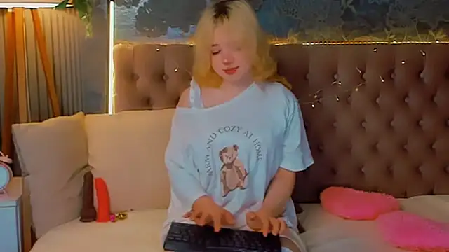 EmilyAngells online show from 02-24-26, 06:55