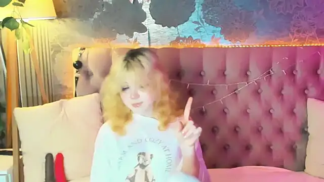 EmilyAngells online show from 05-25-26, 06:08