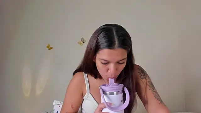 violett 24  online show from 10-20-25, 11:27