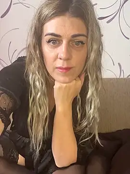 Lusi Luxary online show from 10-01-25, 06:08