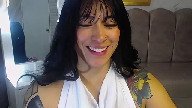 Snapshot of Isabella_Collen_v chatting on 05-01-26, 01:05 Isabella Collen v online show from 05-01-26, 01:05