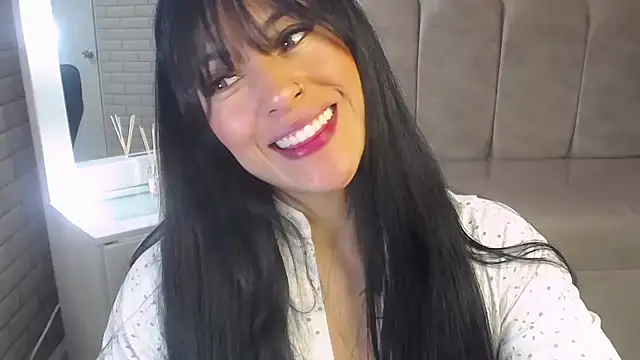 Snapshot of Isabella_Collen_v chatting on 05-07-26, 01:16 Isabella Collen v online show from 05-07-26, 01:16
