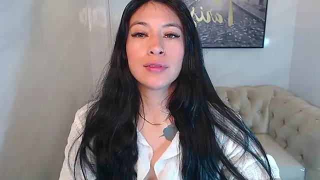 Snapshot of Isabella_Collen_v chatting on 05-23-26, 01:04 Isabella Collen v online show from 05-23-26, 01:04
