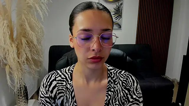 angeline davies online show from 09-26-25, 01:26