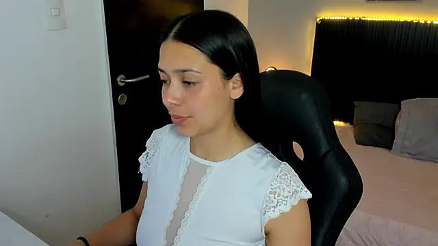 angeline davies online show from 10-22-25, 03:51