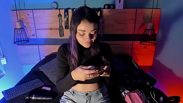 ChloeAllennn online show from 12-19-25, 12:01