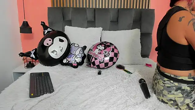 Georgina Vega online show from 10-28-25, 04:16