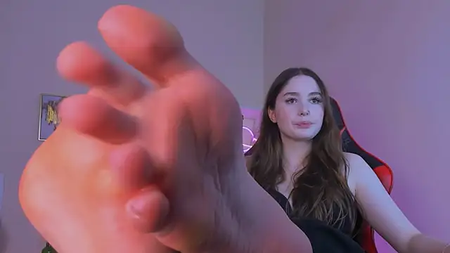 Snapshot of hazel_sullivan chatting on 09-22-25, 04:31 hazel sullivan online show from 09-22-25, 04:31