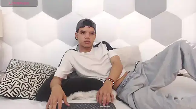 Snapshot of Axel_Forte chatting on 02-25-25, 12:45 Axel Forte online show from 02-25-25, 12:45