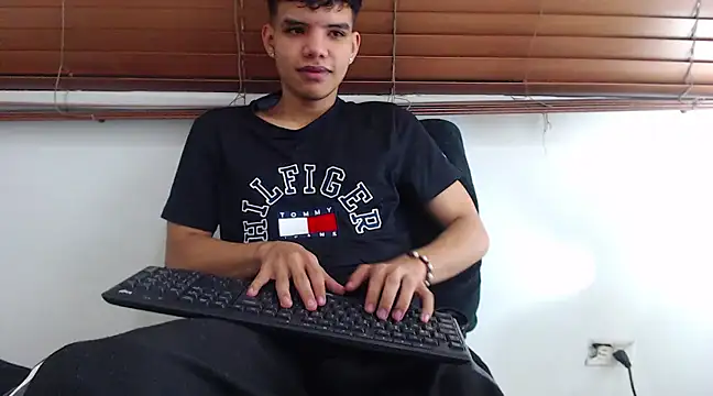 Snapshot of Axel_Forte chatting on 03-22-25, 12:35 Axel Forte online show from 03-22-25, 12:35