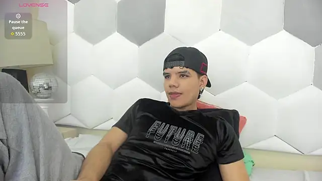 Snapshot of Axel_Forte chatting on 10-17-25, 01:14 Axel Forte online show from 10-17-25, 01:14
