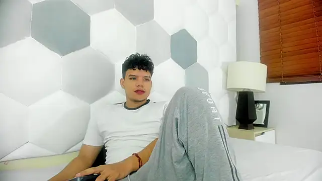 Axel Forte online show from 04-25-26, 03:09