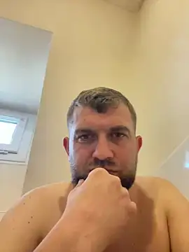 Snapshot of daniel21p chatting on 03-09-25, 01:48 daniel21p online show from 03-09-25, 01:48