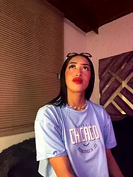 Snapshot of MichelleDiaz_Pink chatting on 09-28-25, 11:32 MichelleDiaz Pink online show from 09-28-25, 11:32