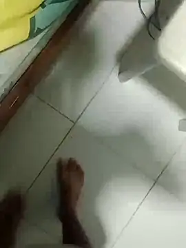 Snapshot of 464a-err chatting on 10-22-25, 12:11 464a-err online show from 10-22-25, 12:11