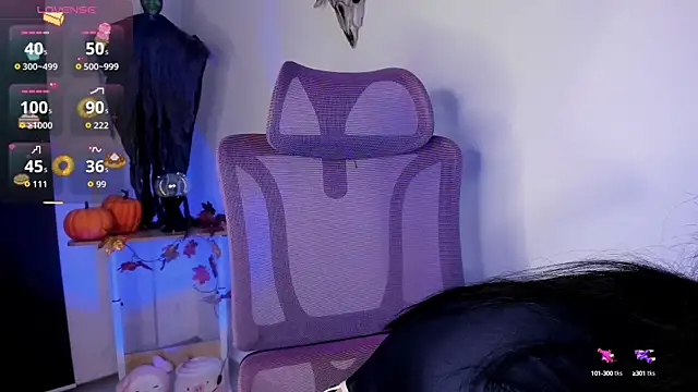 Snapshot of MiaWilsson_ chatting on 10-10-25, 04:00 MiaWilsson  online show from 10-10-25, 04:00