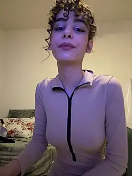 Snapshot of Mazzekyn chatting on 02-25-25, 06:20 Mazzekyn online show from 02-25-25, 06:20