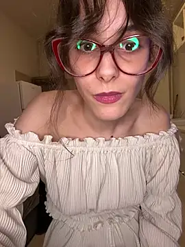 Snapshot of Mazzekyn chatting on 03-18-25, 12:27 Mazzekyn online show from 03-18-25, 12:27