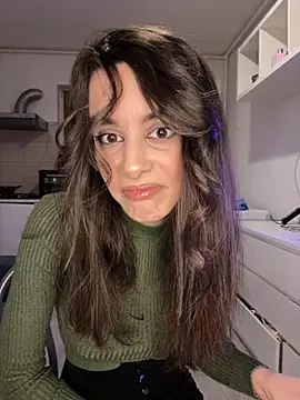 Snapshot of Mazzekyn chatting on 03-22-25, 07:20 Mazzekyn online show from 03-22-25, 07:20