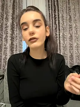 Snapshot of Mazzekyn chatting on 09-25-25, 04:11 Mazzekyn online show from 09-25-25, 04:11