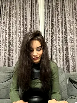 Snapshot of Mazzekyn chatting on 09-29-25, 04:56 Mazzekyn online show from 09-29-25, 04:56