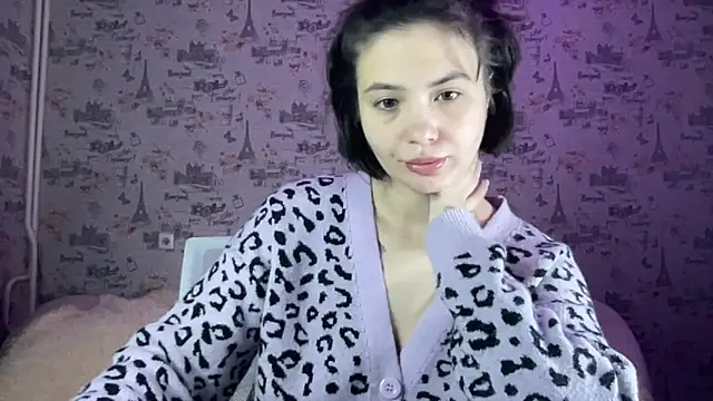 Just Scarlet  online show from 10-19-25, 11:44