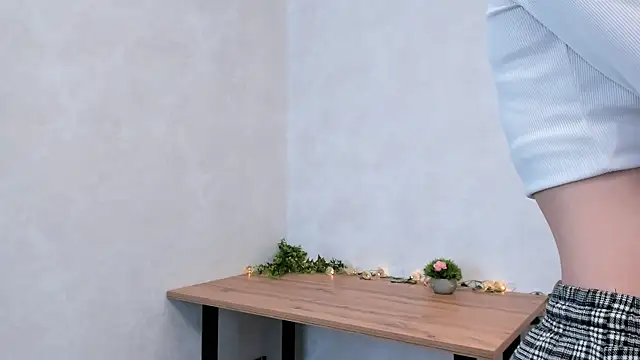 Snapshot of FloraEves chatting on 03-01-25, 07:19 FloraEves online show from 03-01-25, 07:19