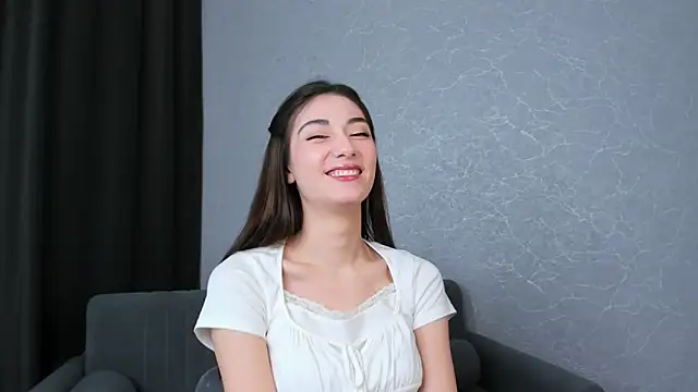 Snapshot of FloraEves chatting on 03-05-25, 05:07 FloraEves online show from 03-05-25, 05:07