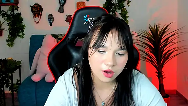 Snapshot of HanaWise chatting on 02-22-25, 11:24 HanaWise online show from 02-22-25, 11:24