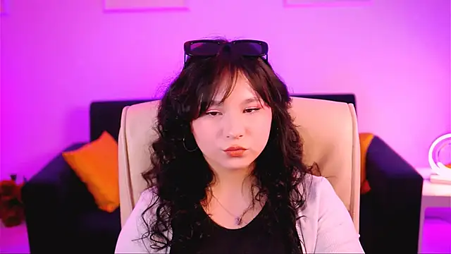 Snapshot of HanaWise chatting on 03-10-25, 04:28 HanaWise online show from 03-10-25, 04:28