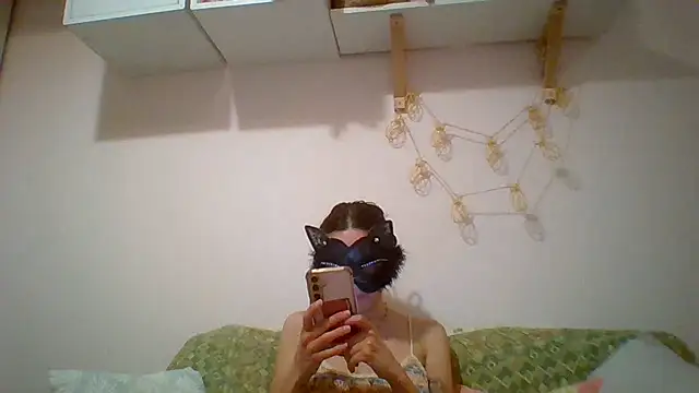 kittysissy online show from 06-17-26, 08:10