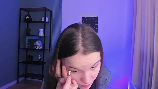 Amber Rogers online show from 03-08-25, 02:30