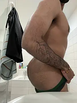 Snapshot of jojofloflo chatting on 03-19-25, 09:16 jojofloflo online show from 03-19-25, 09:16