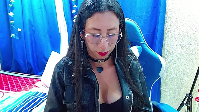 Gia leinn online show from 04-22-26, 12:24