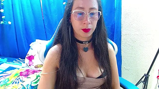 Snapshot of Gia_leinn chatting on 04-30-26, 08:57 Gia leinn online show from 04-30-26, 08:57