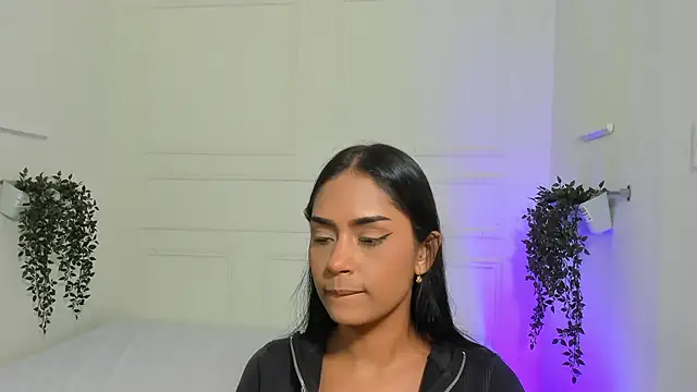 Snapshot of ChloeMoon9 chatting on 03-14-25, 12:07 ChloeMoon9 online show from 03-14-25, 12:07