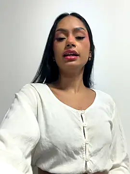 Snapshot of ChloeMoon9 chatting on 09-19-25, 11:33 ChloeMoon9 online show from 09-19-25, 11:33