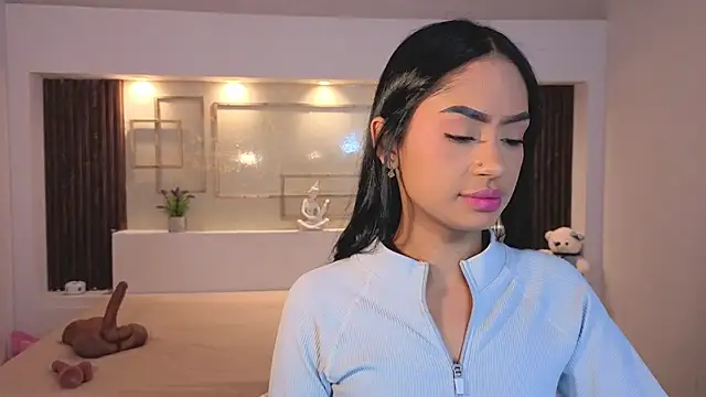 Snapshot of ChloeMoon9 chatting on 10-27-25, 12:42 ChloeMoon9 online show from 10-27-25, 12:42