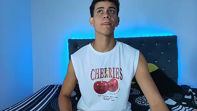 Maximiliano  Fire online show from 09-15-25, 07:03