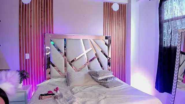 Snapshot of sweetviolet__ chatting on 03-20-25, 03:47 sweetviolet online show from 03-20-25, 03:47