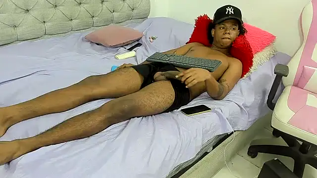 Snapshot of Luna__ho chatting on 10-30-25, 03:19 Luna ho online show from 10-30-25, 03:19