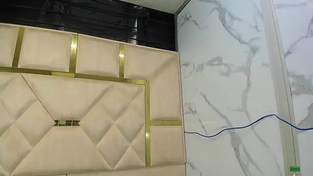 Kendall 6669 online show from 10-15-25, 01:55