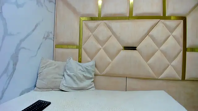 Kendall 6669 online show from 11-29-25, 01:14