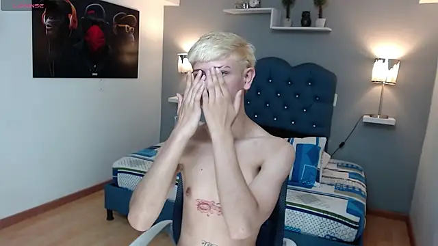 Snapshot of matteo_foxx chatting on 02-25-25, 08:09 matteo foxx online show from 02-25-25, 08:09