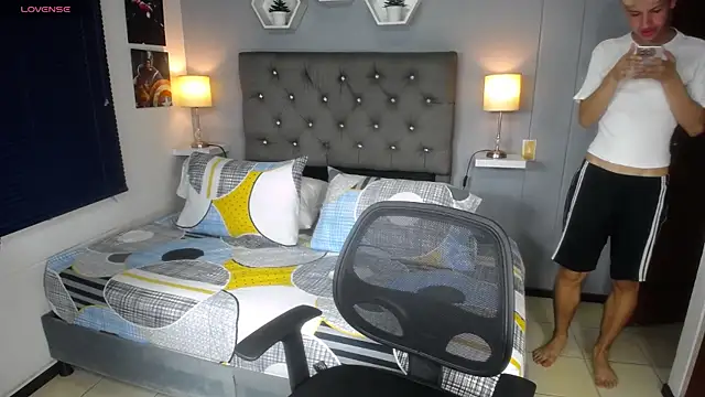 Snapshot of matteo_foxx chatting on 03-10-25, 07:07 matteo foxx online show from 03-10-25, 07:07