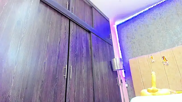 Snapshot of ava-am chatting on 12-18-25, 02:17 ava-am online show from 12-18-25, 02:17